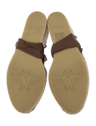 Gucci Quilted Pattern Leather D'Orsay Pumps