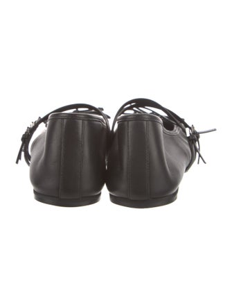 Gucci Chain-Link Accent Leather Mary Jane Flats