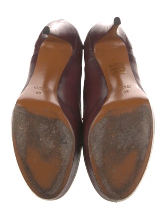 Gucci Leather Pumps