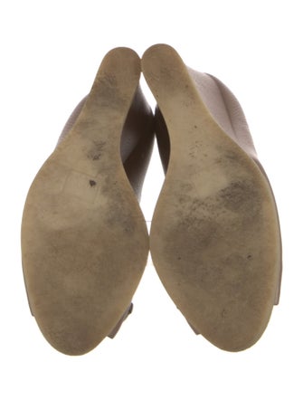 Gucci Horsebit Accent Leather Pumps