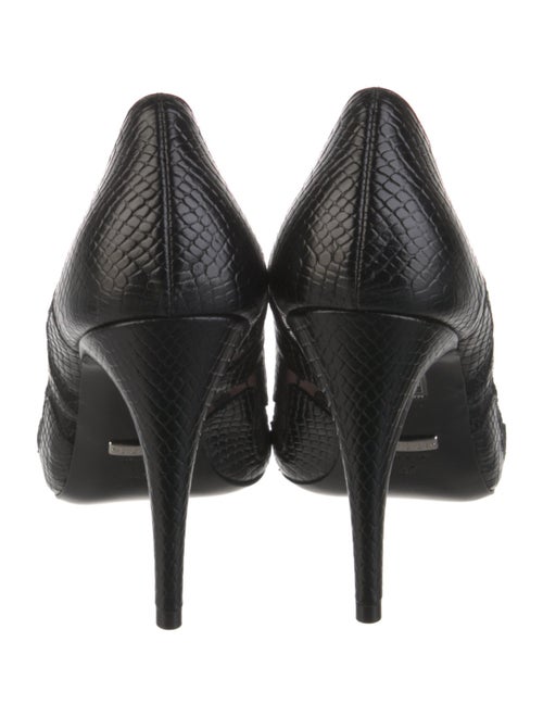 Gucci Embossed Leather Lace Pattern Pumps