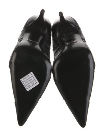 Gucci Embossed Leather Lace Pattern Pumps