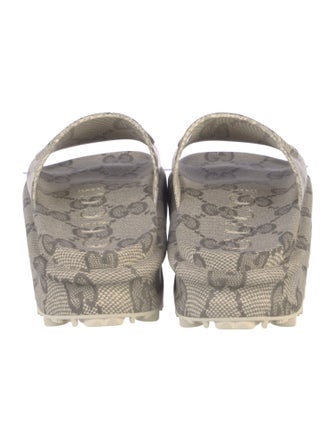 Gucci GG Logo Rubber Slides