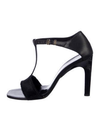 Gucci Leather T-Strap Sandals