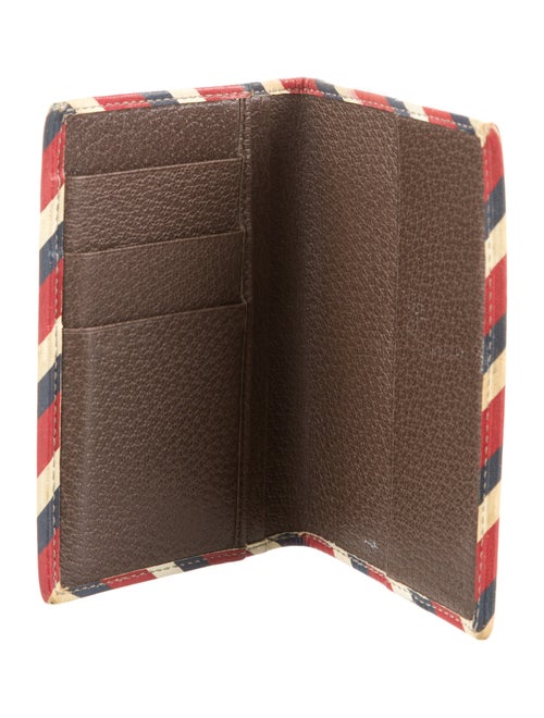 Gucci Gucci Passport Case GG Supreme Courrier GG Supreme Compact Wallet