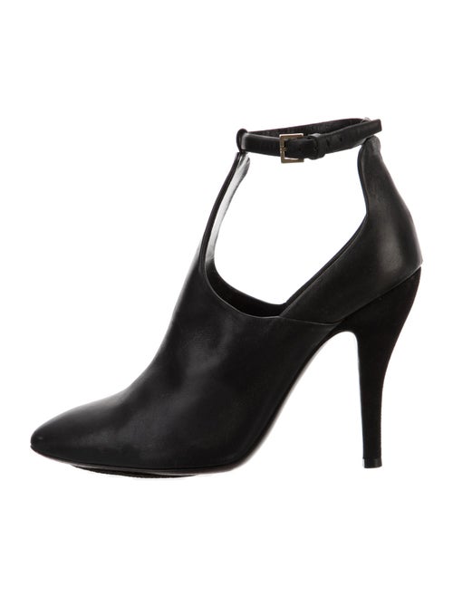 Gucci Leather T-Strap Pumps