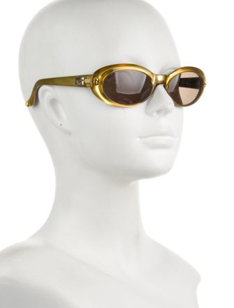 Gucci Cat-Eye Tinted Sunglasses