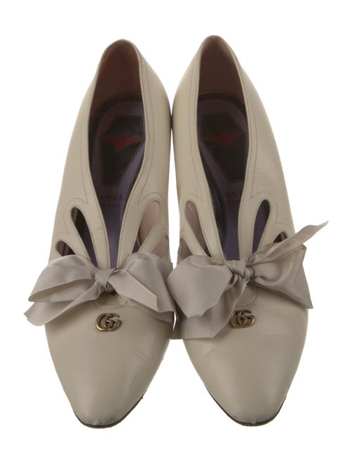 Gucci Double G Logo Leather Pumps