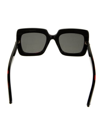 Gucci Oversize Tinted Sunglasses