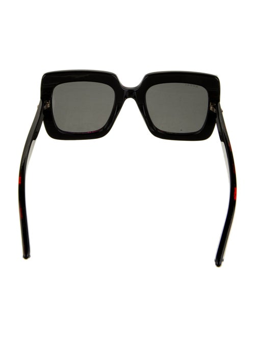 Gucci Oversize Tinted Sunglasses