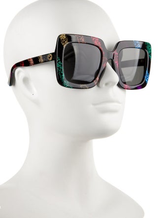 Gucci Oversize Tinted Sunglasses