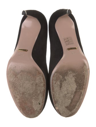 Gucci Suede Pumps