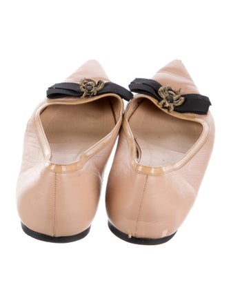 Gucci Bee Accent Leather Ballet Flats