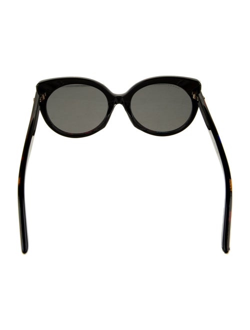 Gucci Oversize Tinted Sunglasses