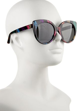 Gucci Oversize Tinted Sunglasses