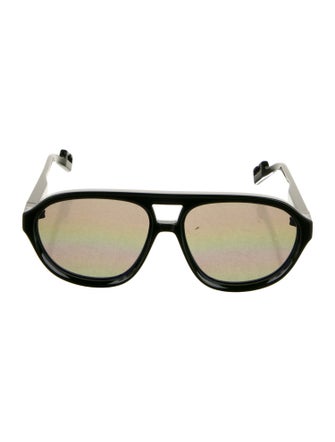 Gucci Oversize Tinted Sunglasses