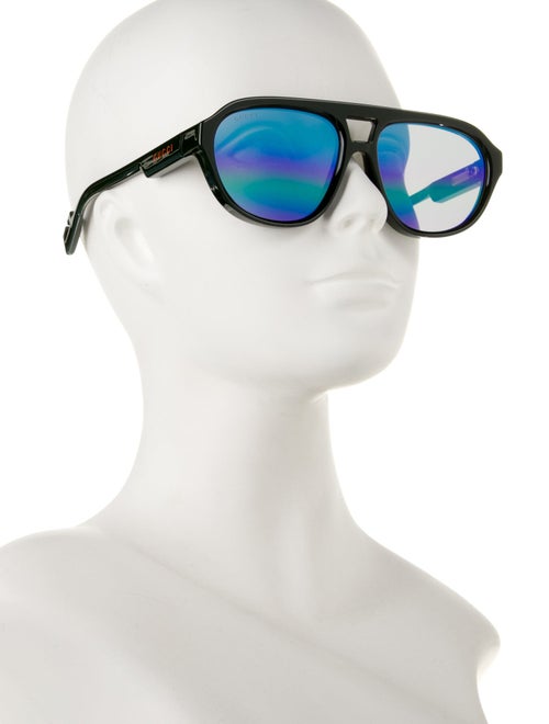 Gucci Oversize Tinted Sunglasses