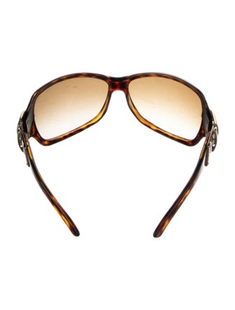 Gucci Oversize Tinted Sunglasses