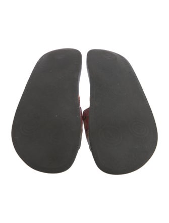 Gucci GG Supreme Flats