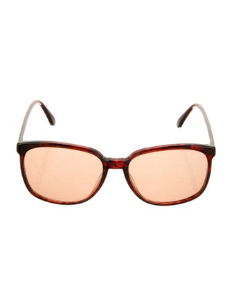 Gucci Oversize Tinted Sunglasses