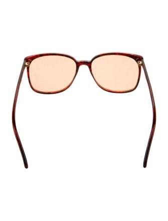 Gucci Oversize Tinted Sunglasses