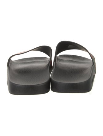 Gucci GG Supreme Slides