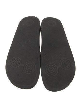 Gucci GG Supreme Slides