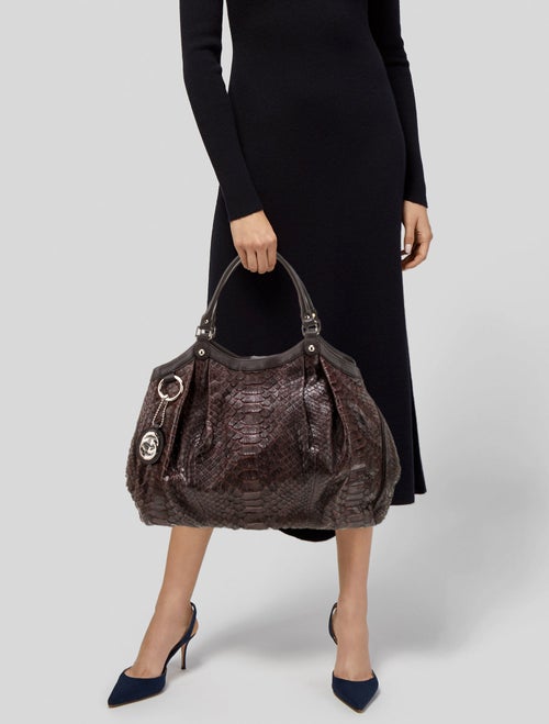 Gucci GG Signature Sukey