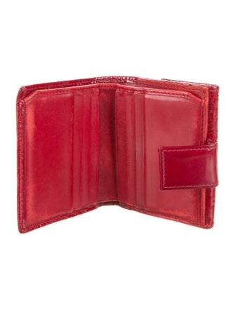 Gucci Microguccissima Pattern Patent Leather Compact Wallet
