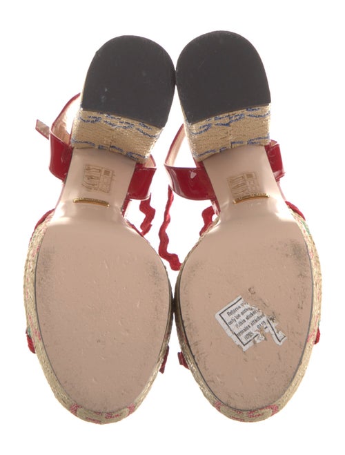 Gucci GG Logo Raffia T-Strap Sandals