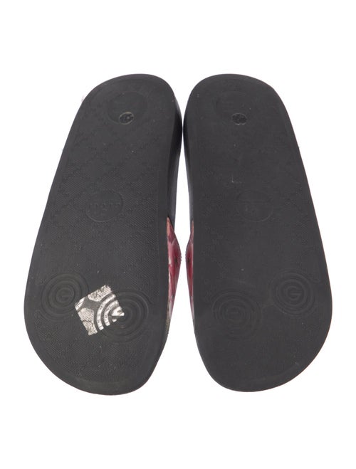 Gucci GG Supreme Slides