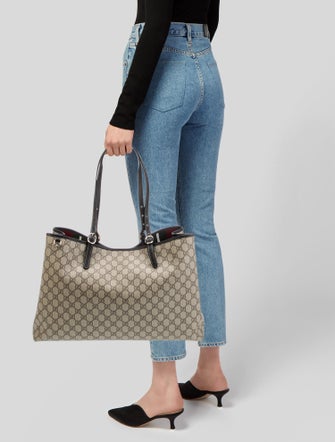 Gucci GG Supreme Emblem Maxi