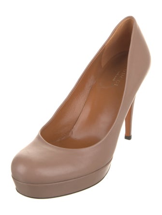 Gucci Leather Pumps