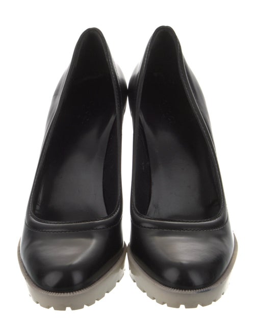 Gucci Leather Pumps