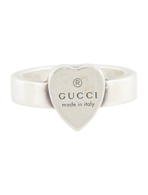 Gucci Trademark Heart Signet Ring