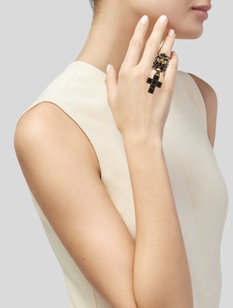 Gucci Lion Head Cross Pendant Cocktail Ring