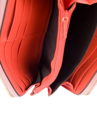 Gucci GG Supreme Continental Wallet