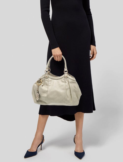 Gucci GG Signature Sukey Medium