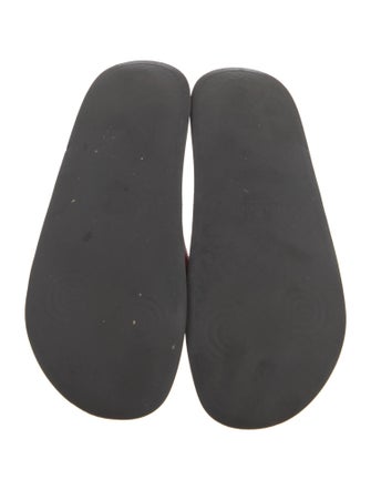 Gucci GG Supreme Slides