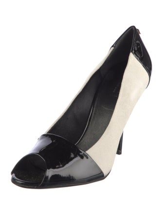 Gucci Interlocking G Logo Patent Leather Pumps