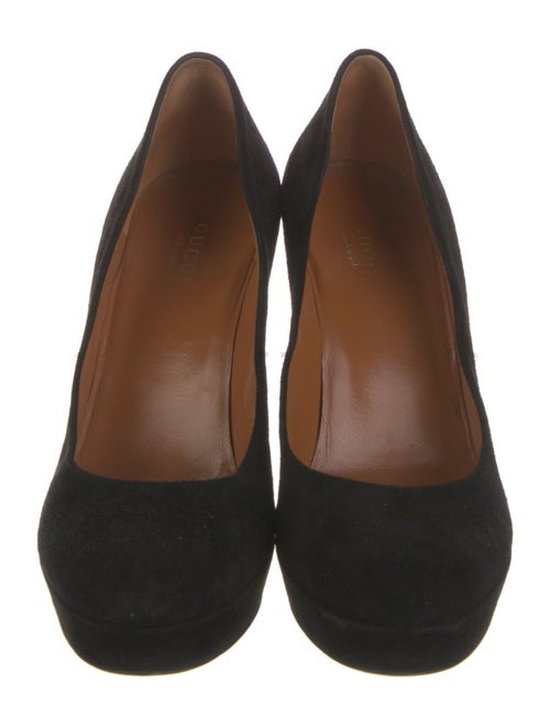 Gucci Suede Pumps