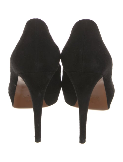 Gucci Suede Pumps