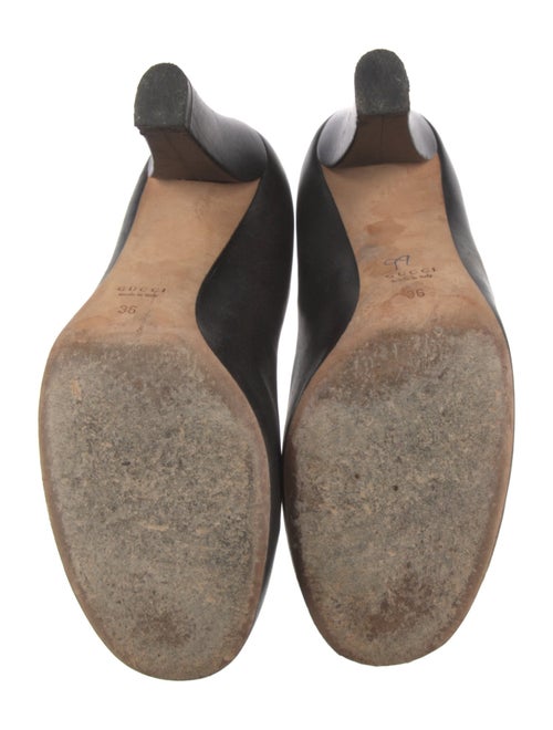 Gucci Interlocking G Logo Leather Pumps