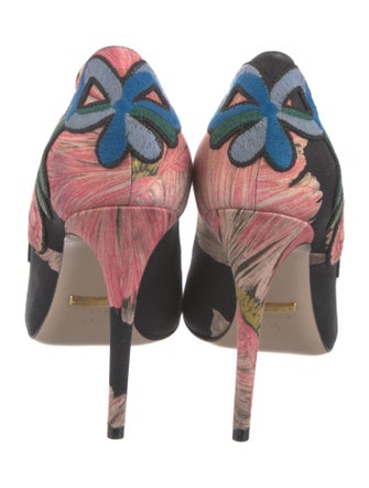 Gucci Floral Print Embroidered Accent Pumps