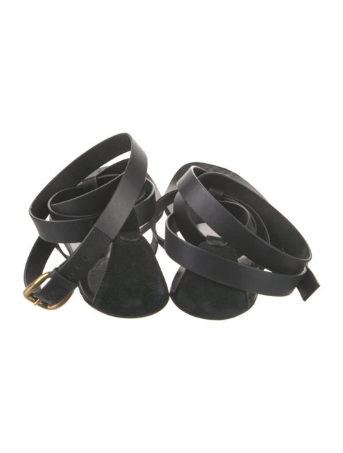 Gucci Leather T-Strap Sandals