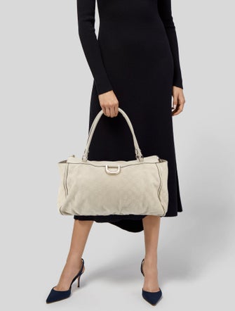 Gucci GG Signature Abbey