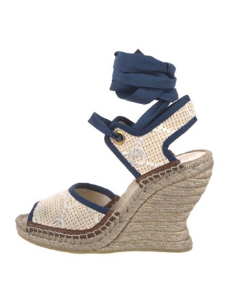 Gucci Double G Logo Canvas Pumps