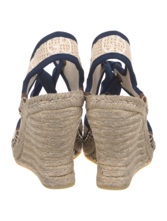 Gucci Double G Logo Canvas Pumps