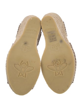 Gucci Double G Logo Canvas Pumps