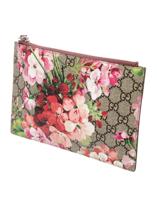 Gucci GG Supreme Clutch